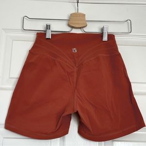 Buffbunny legacy 4" shorts size small